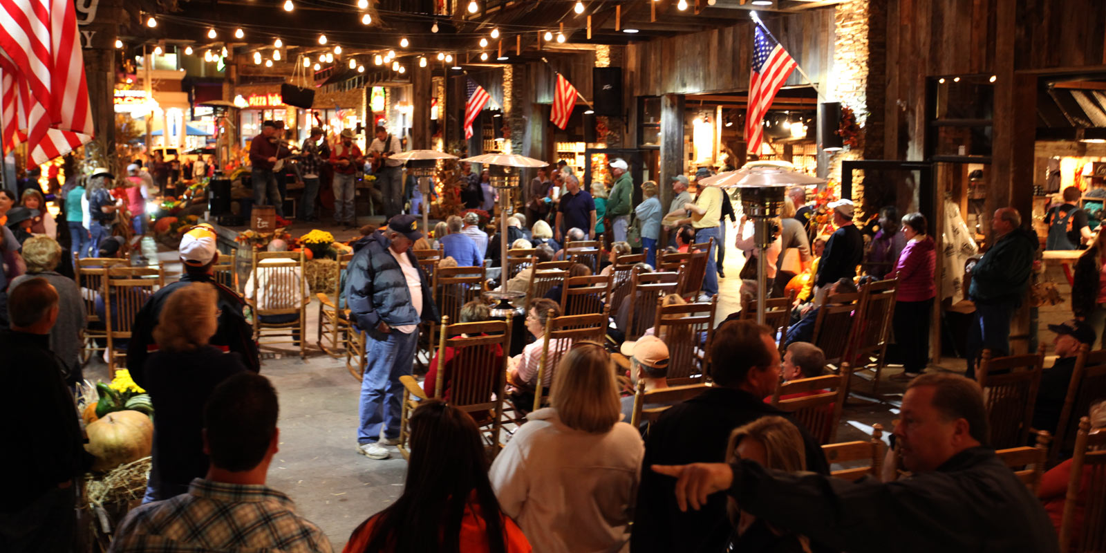 Visitors to Tennessee Whiskey Trail distilleries